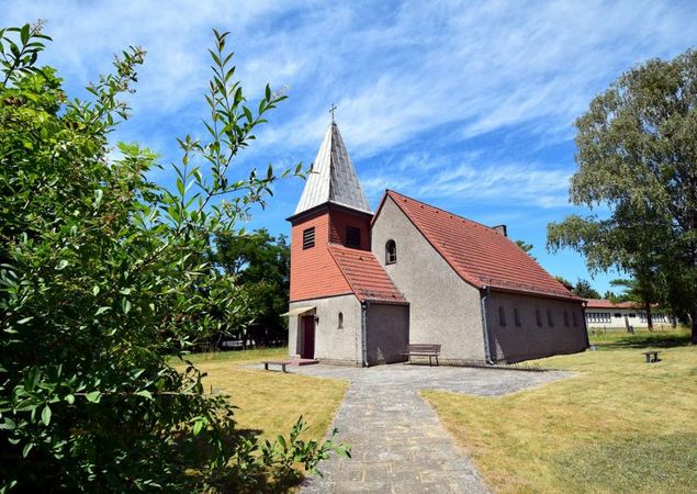 Kirche Außenansicht, Foto: Anke Treichel, Lizenz: REGiO-Nord mbH