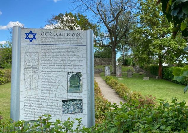 Der "Gute Ort" Begräbnisstätte der jüdischen Gemeinde Zehdenick, Foto: Tourist-Info Zehdenick, Lizenz: Tourist-Info Zehdenick Der "Gute Ort" Begräbnisstätte der jüdischen Gemeinde Zehdenick, Foto: Tourist-Info Zehdenick, Lizenz: Tourist-Info Zehdenick