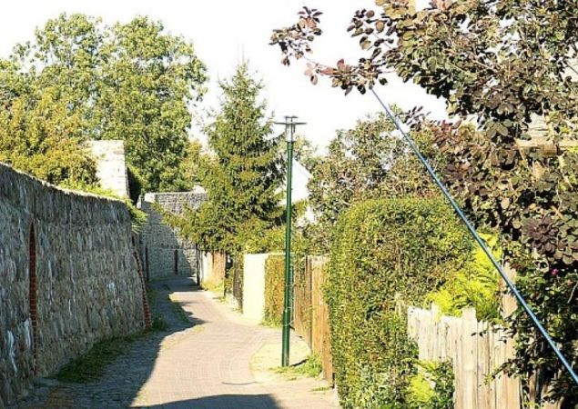 Gransee - Auf den Spuren von Königin Luise, auf dem Bild: die Stadtmauer Gransee - Auf den Spuren von Königin Luise, auf dem Bild: die Stadtmauer