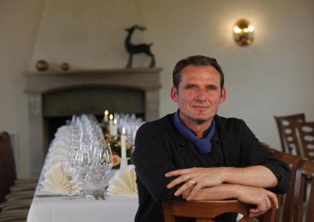 Festsaal Prinz Heinrich mit Küchenchef Matthias Schuldt im Schlosswirt Meseberg, Foto: Herr Bert Groche, Lizenz: Herr Bert Groche Festsaal Prinz Heinrich mit Küchenchef Matthias Schuldt im Schlosswirt Meseberg, Foto: Herr Bert Groche, Lizenz: Herr Bert Groche