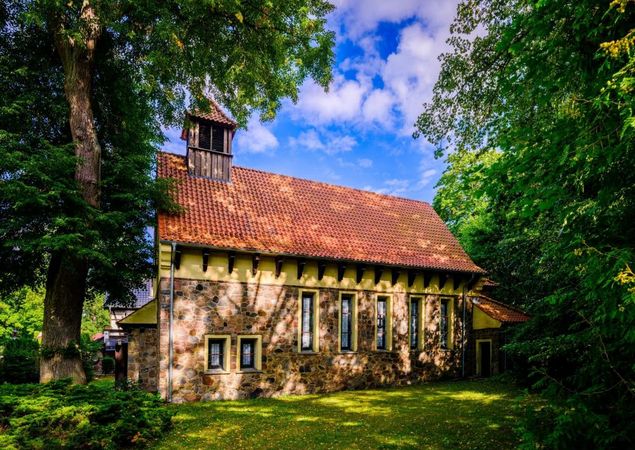 Kirche - Außenansicht, Foto: A. Wirsig, Lizenz: Regio-Nord