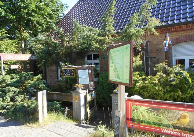Eingangsbereich Exotik-Kunst Garten Jens Nagel, Foto: Exotik-Kunst-Garten Eingangsbereich Exotik-Kunst Garten Jens Nagel, Foto: Exotik-Kunst-Garten