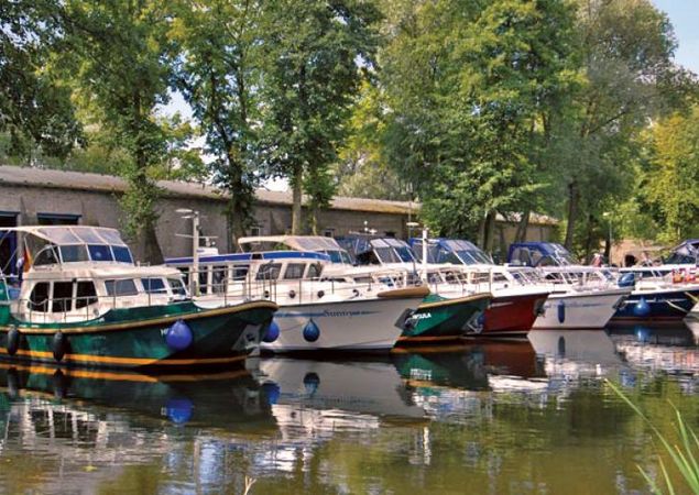 Yachten Linssen Dutch Sturdy, 320 Evergreen oder Pedro Skiron 35, Foto: Marina Alter Hafen