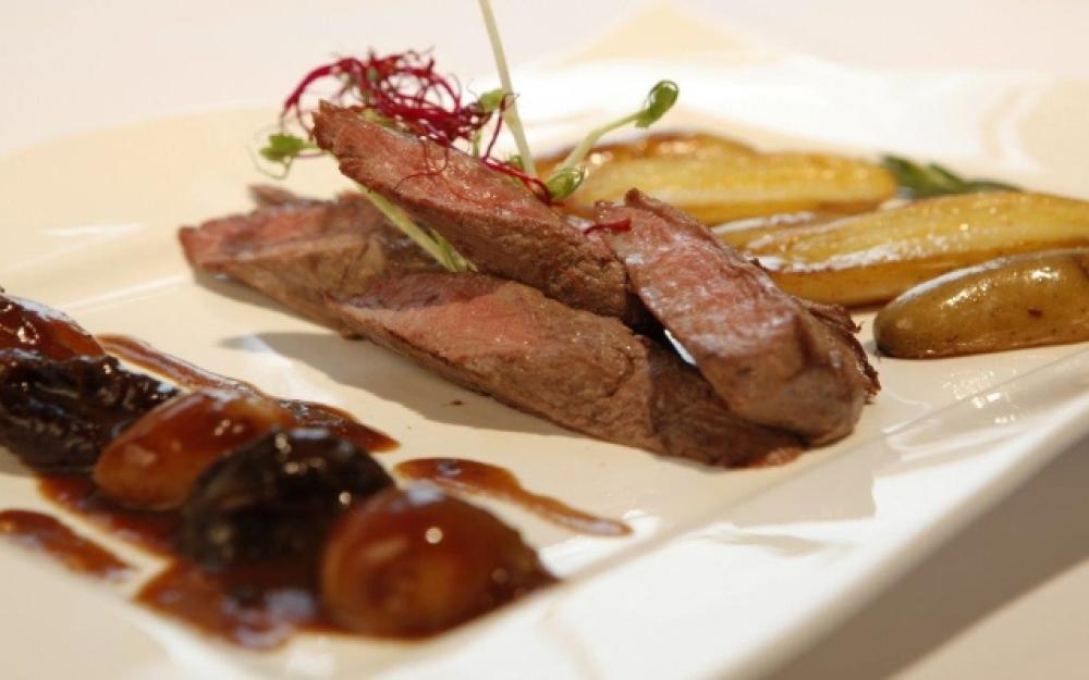 Kulinarisches im Restaurant Schlosswirt Meseberg, Foto: Herr Bert Groche, Lizenz: Herr Bert Groche Kulinarisches im Restaurant Schlosswirt Meseberg, Foto: Herr Bert Groche, Lizenz: Herr Bert Groche